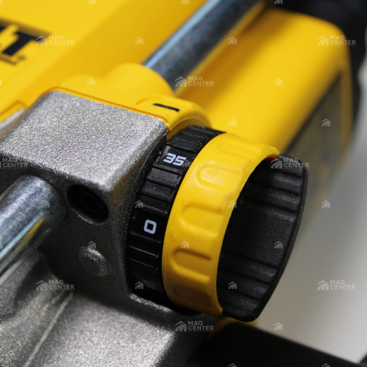 Ruteadora Rebajadora 1/4'' 2200W Dewalt DWE625-B25