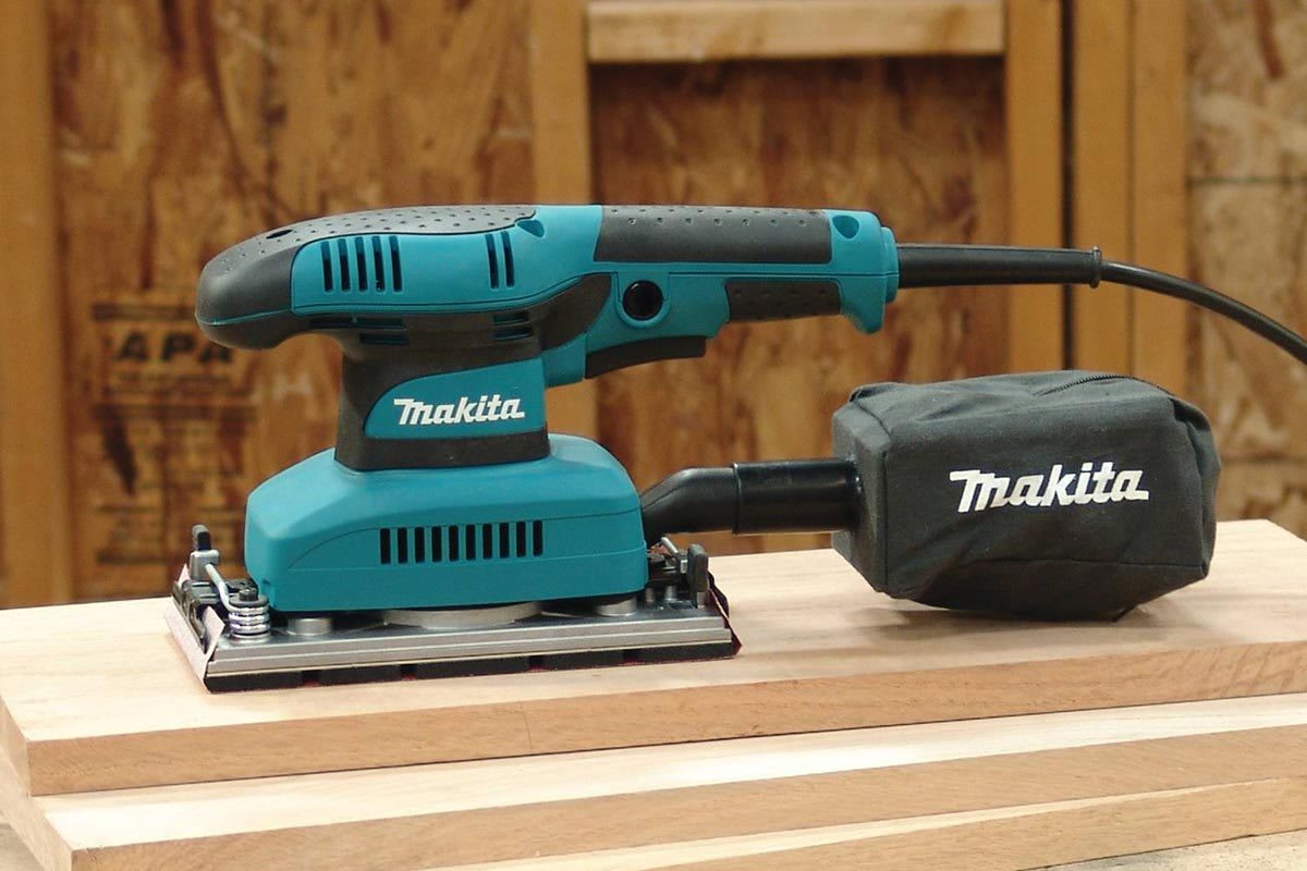 LIJADORA PROFESIONAL 190W 1/3 HOJA - B03710 MAKITA2