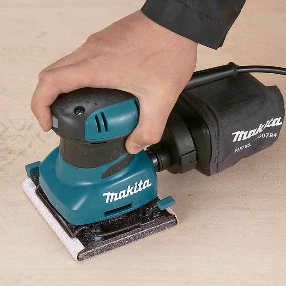 Lijadora Orbital 1/4 (114 x 140 mm) 200W Makita BO45564