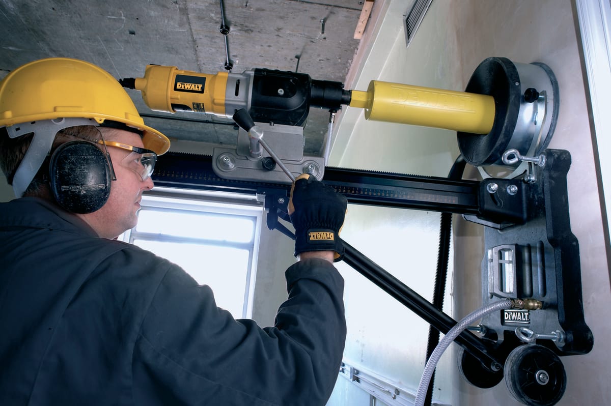 Taladro de Corte Diamantado de 2500W DEWALT D215853