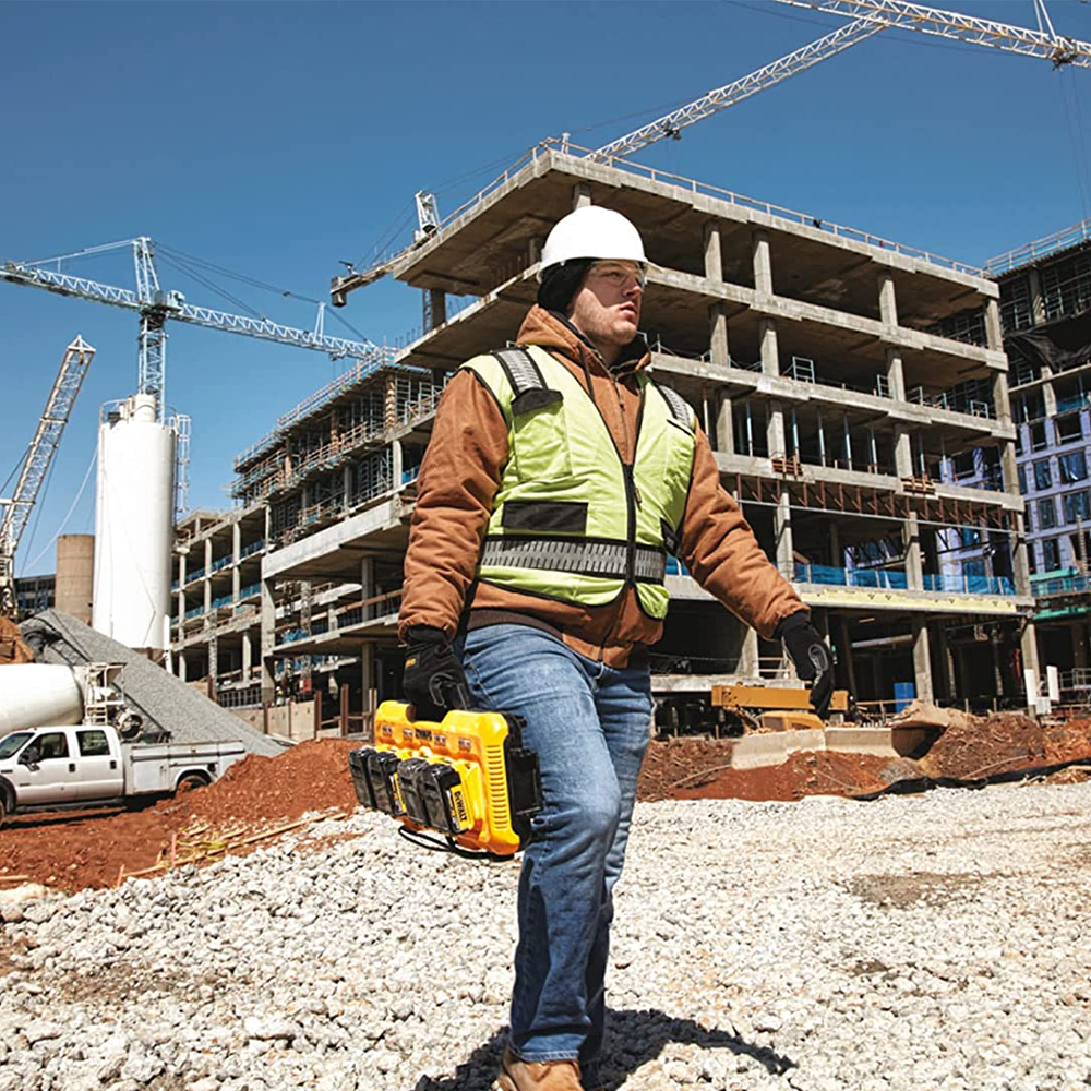 Cargador Simultáneo de 4 Puertos 12V/20V/60V Max Dewalt DCB1046