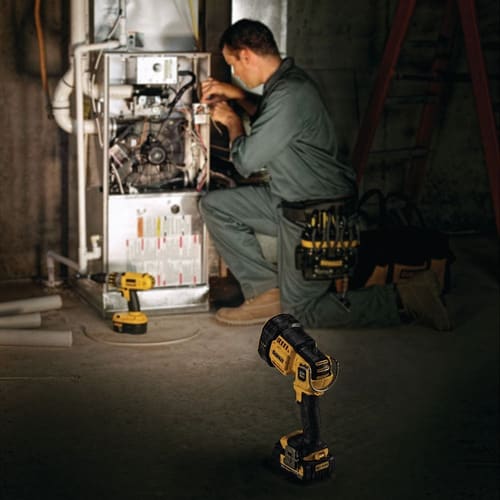 Linterna LED largo alcance Dewalt 20V 1000 lm (Sin Batería) - DCL0433