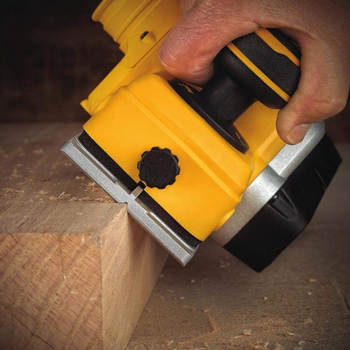 Cepillo inalámbrico DeWalt 20V MAX XR Brushless (Sin Batería) - DCP580B5