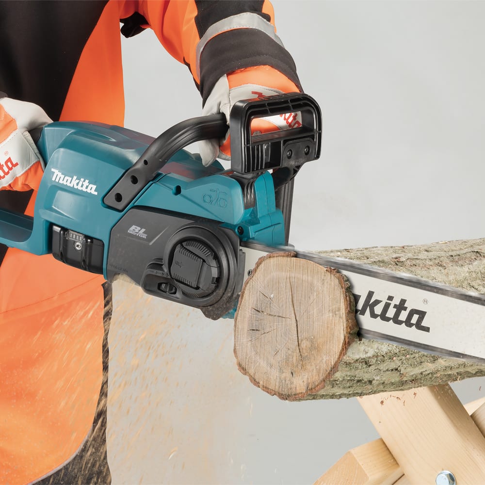Motosierra Inalámbrica Lxt 18V BL Inc Bat 6Ah + Cargador Makita DUC407ZX3-K13