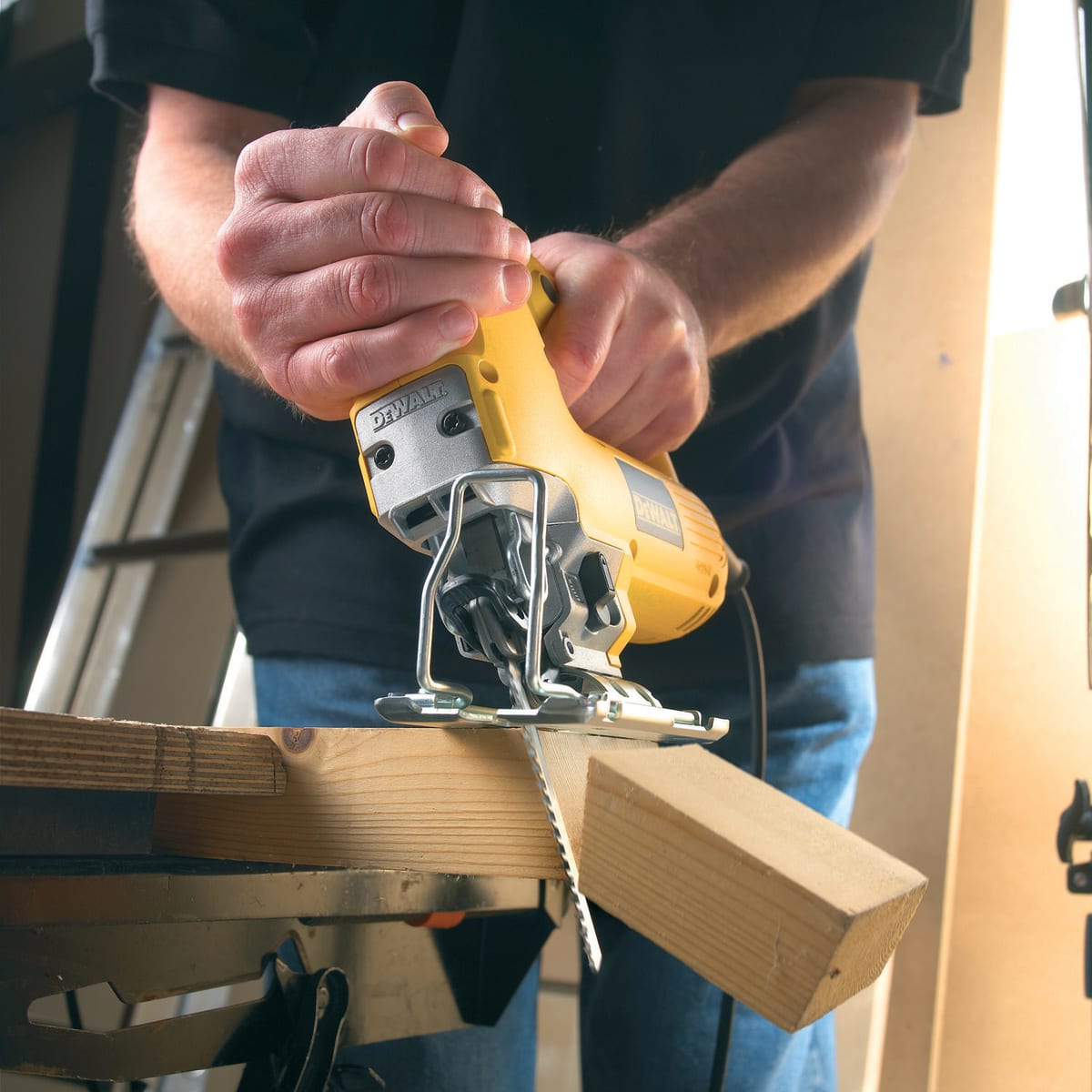 Sierra Caladora Tipo T 550W Dewalt DW341-B24