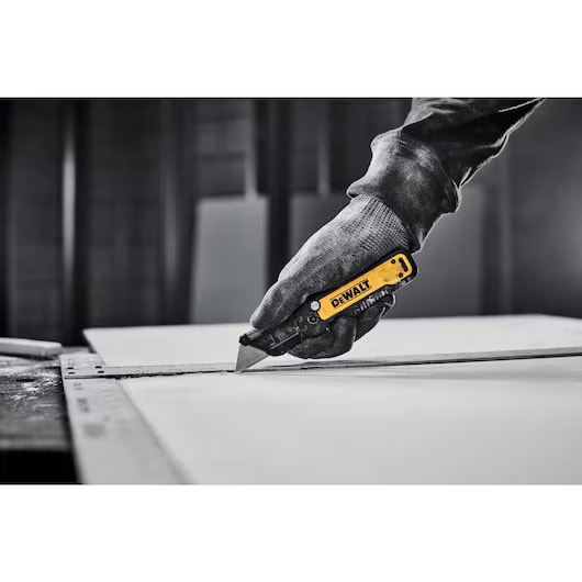 Cuchillo Plegable de Hoja Fija DeWalt – DWHT109917