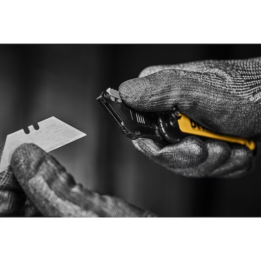 Cuchillo Plegable de Hoja Fija DeWalt – DWHT109919