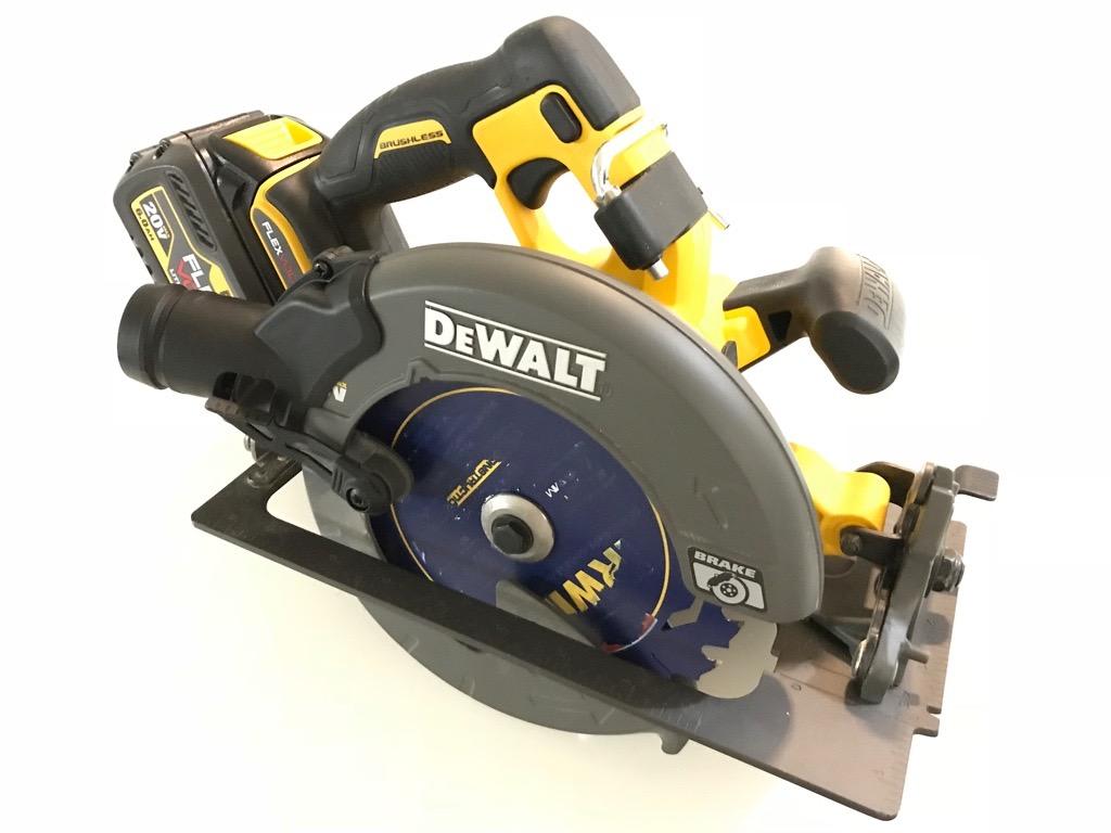 Adaptador de Extracción de Polvo DeWalt para Sierra Circular DWE5755