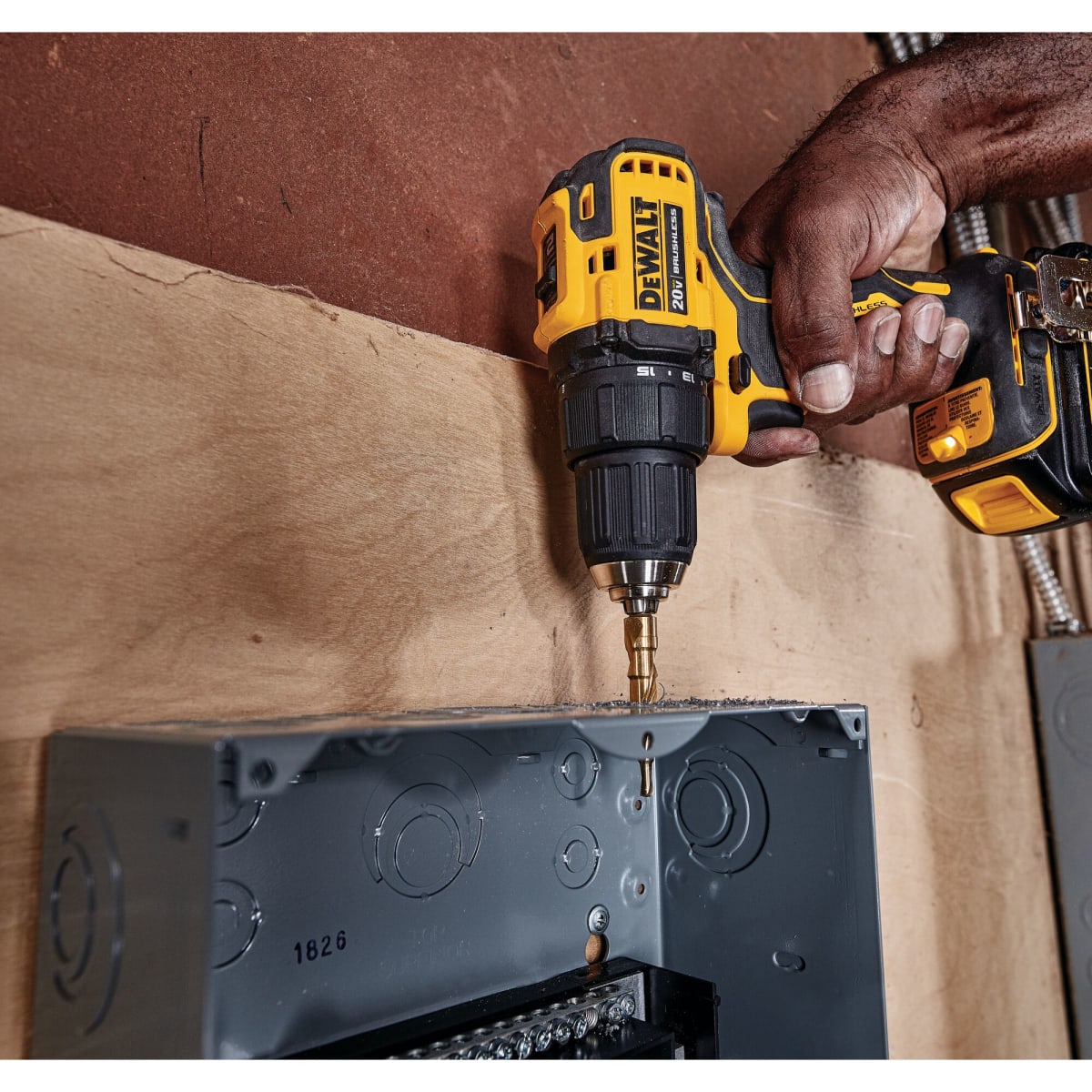 Kit Taladro DeWalt 20V Atomic 65Nm + 2 Baterías DCD708D2-B23