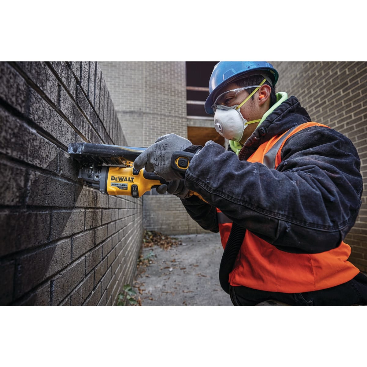Esmeril Angular 4-1/2'' 60V Flexvolt Inc 2Bat 6Ah y Carg Dewalt DCG418T2-B25