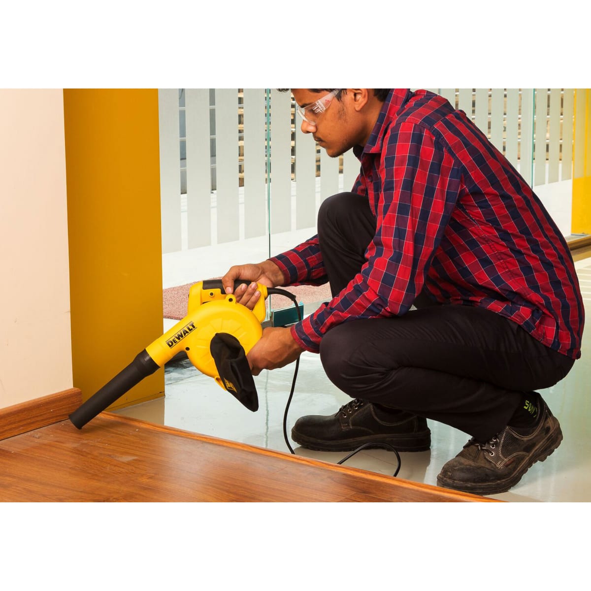 Sopladora y Aspiradora DeWalt 800W 16000 RPM - DWB800-B2C7