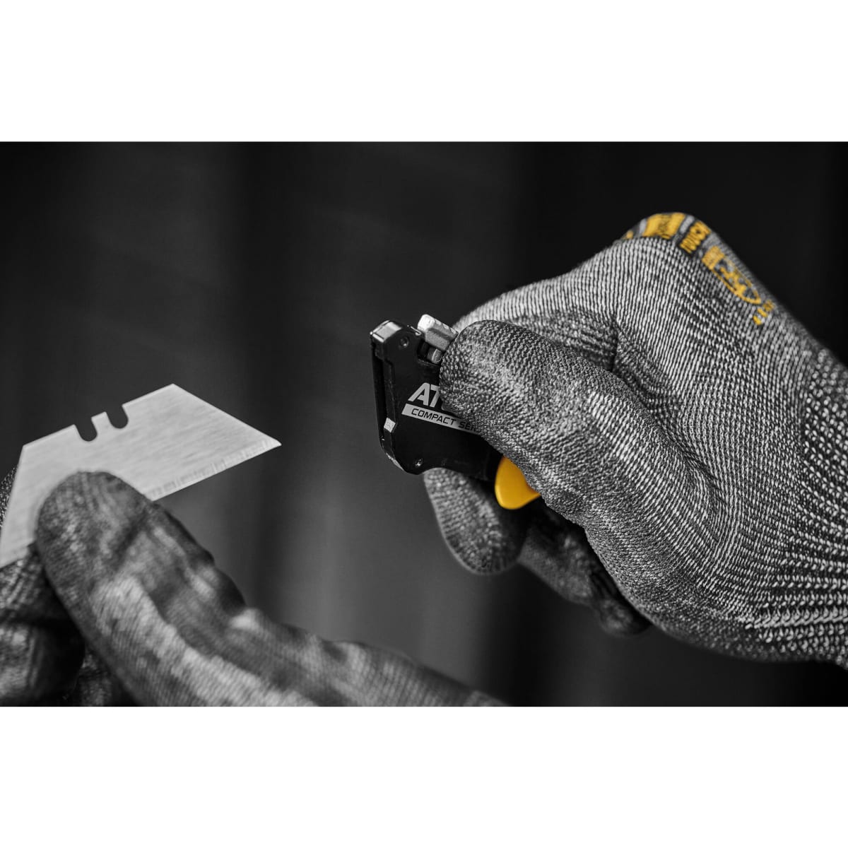 Cuchillo Utilitario Plegable Atomic Compact Series Dewalt DWHT109906