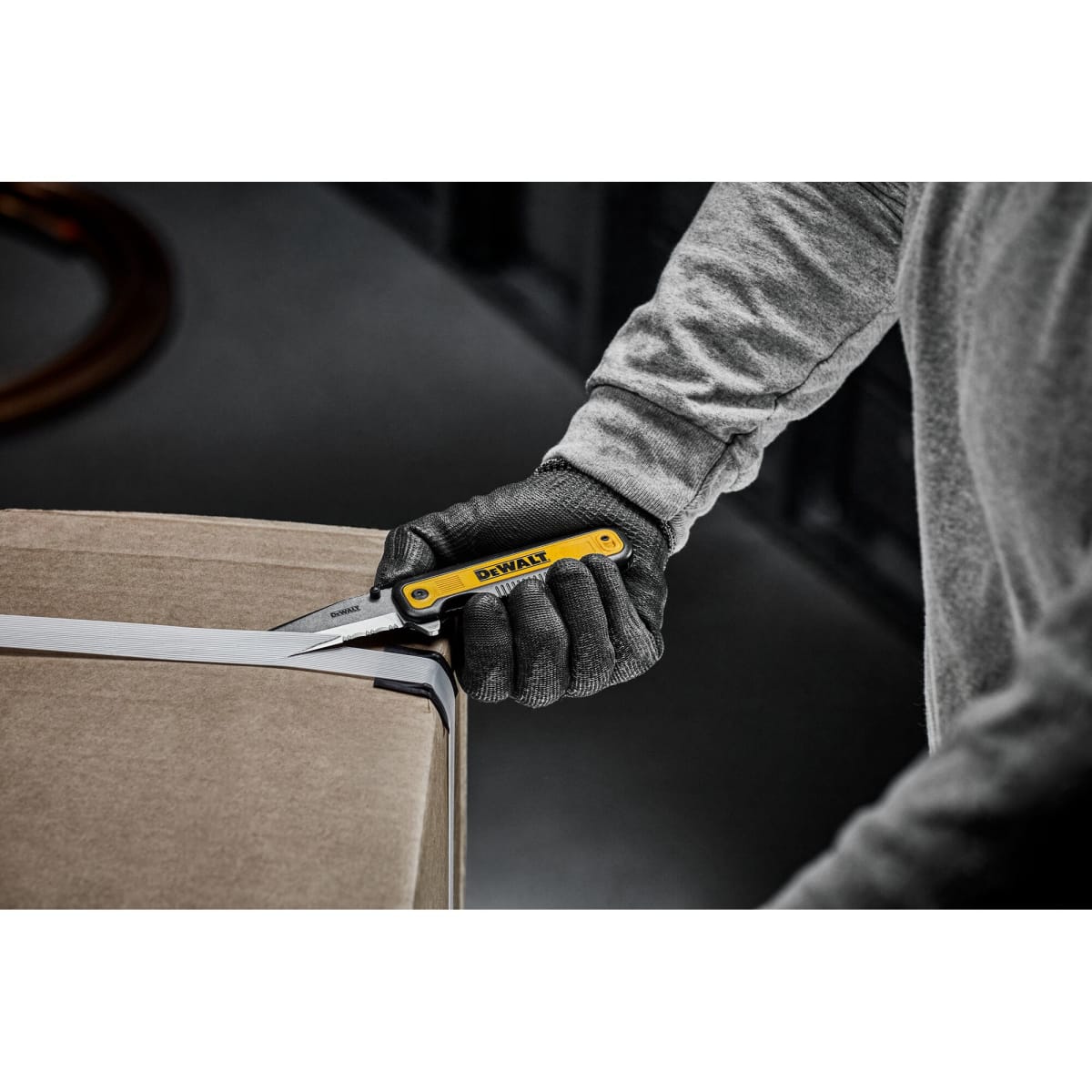 Cuchillo de Bolsillo con Dientes de Sierra Dewalt DWHT109947