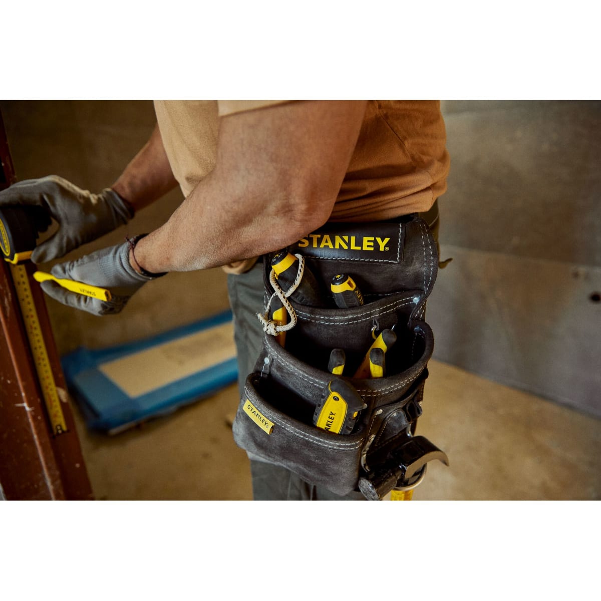 Bosillo Porta Herramientas con Soporte para Martillo Stanley STST1-801146