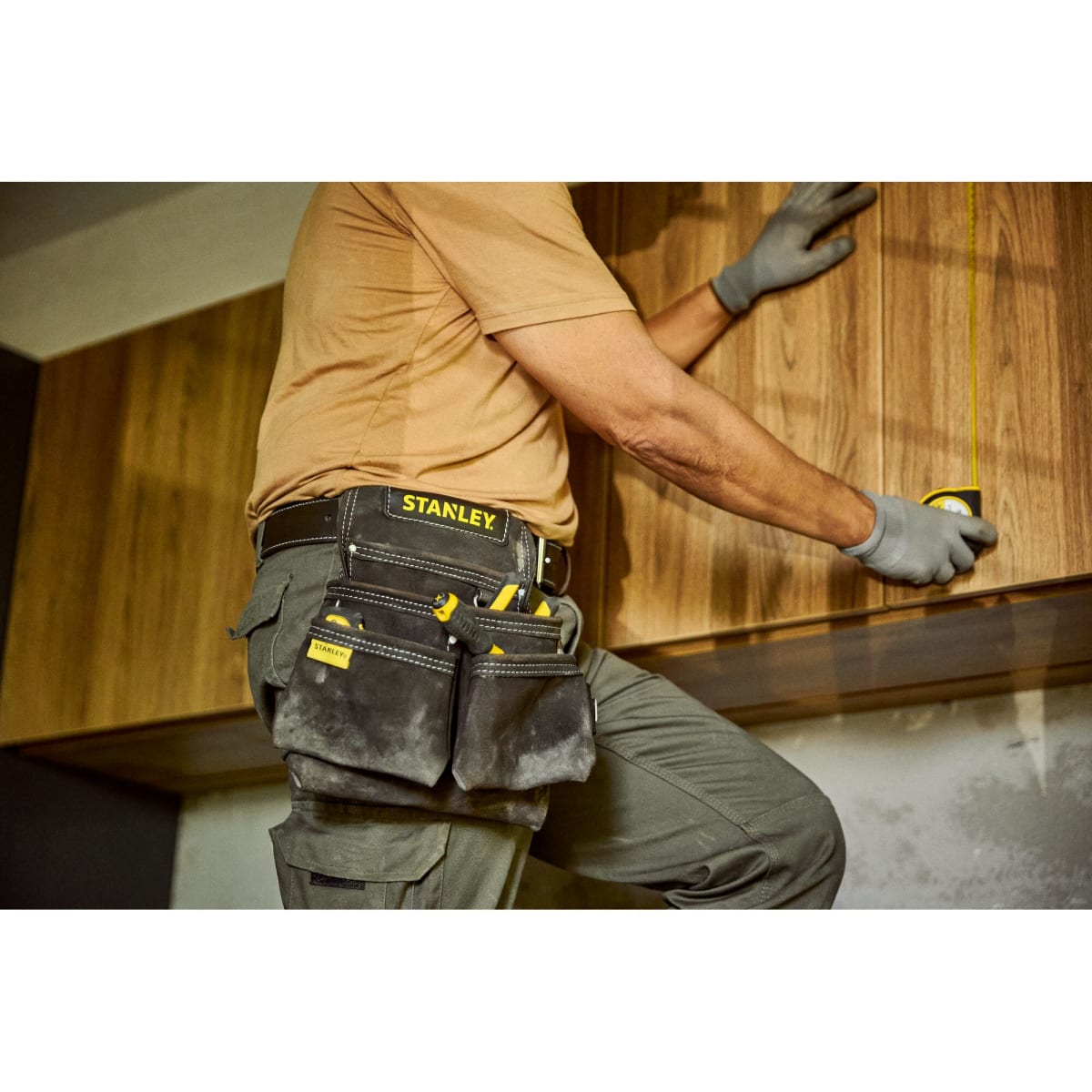 Bolsa con 2 Bolsillos para Clavos y Herramientas Stanley STST1-801165