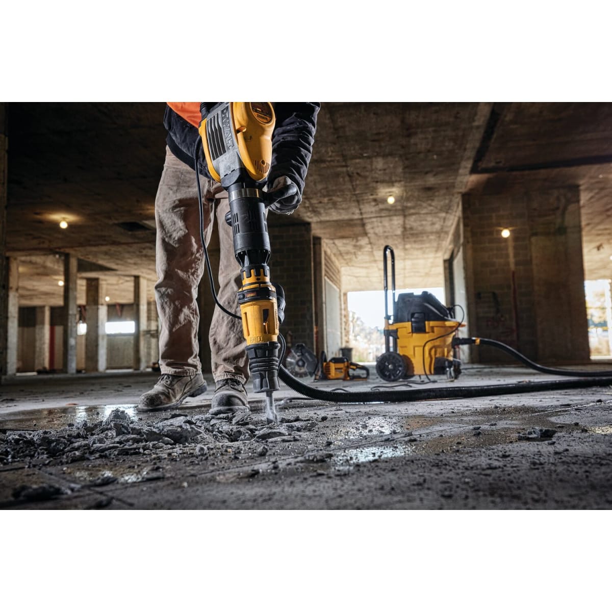 Martillo Demoledor SDS Max 1600W 13Kg + 3 Cinceles Dewalt D25951K-K35