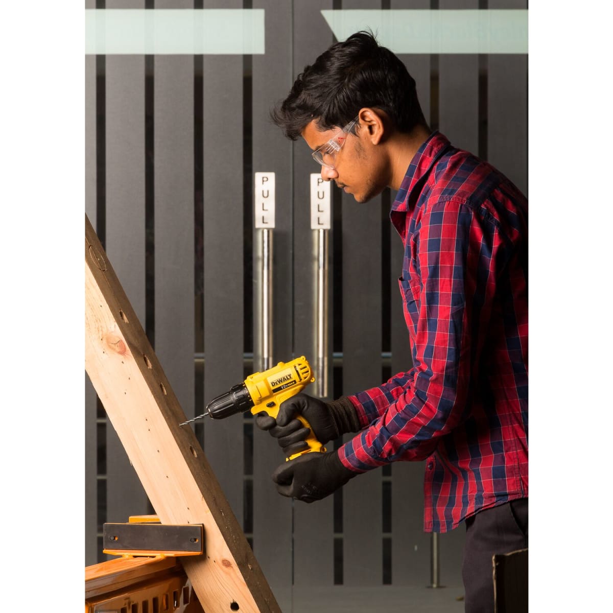 Taladro Atornillador Inalámbrico 3/8'' 12V Dewalt DCD700C2-B25