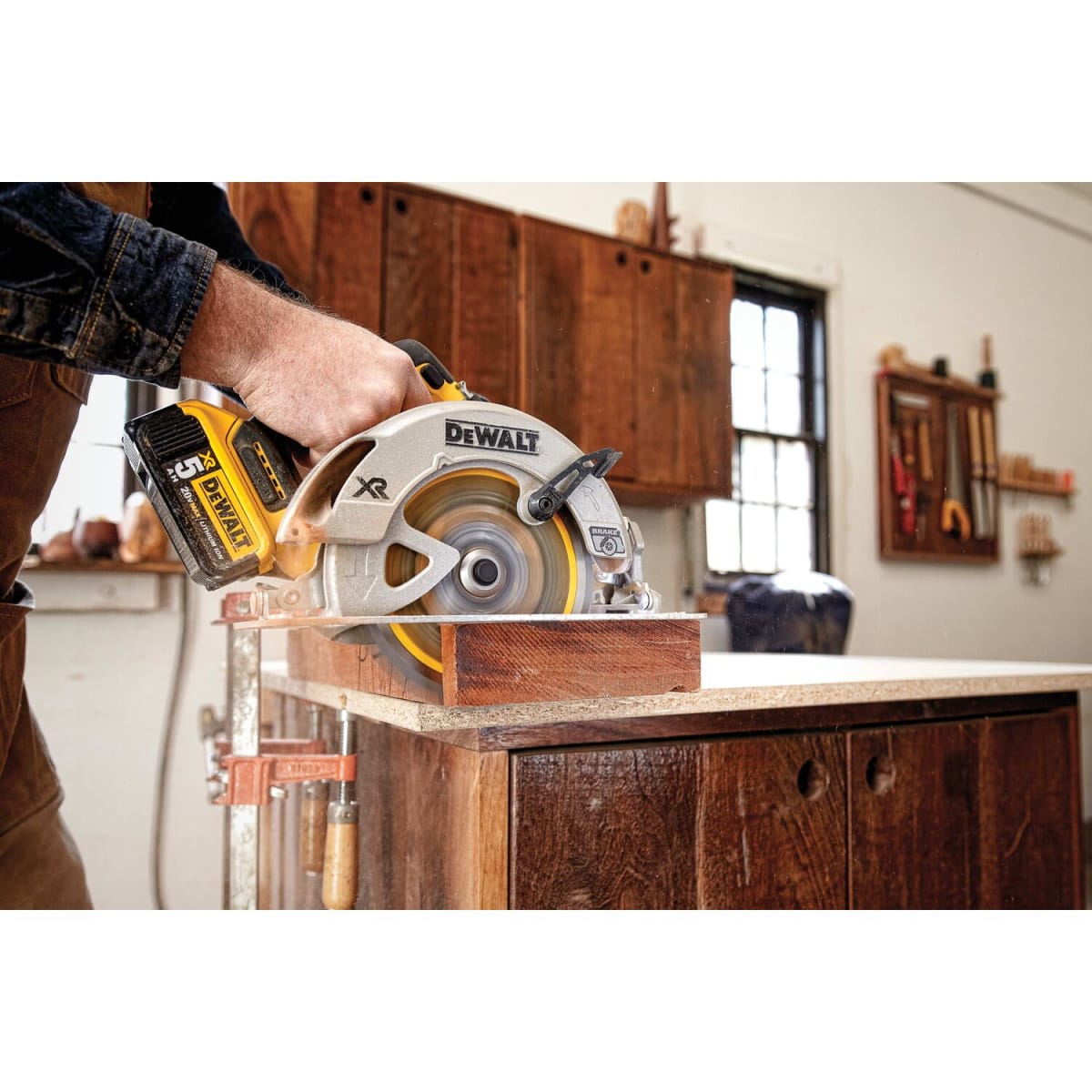 Sierra Circular DeWalt 20V XR 7-1/4