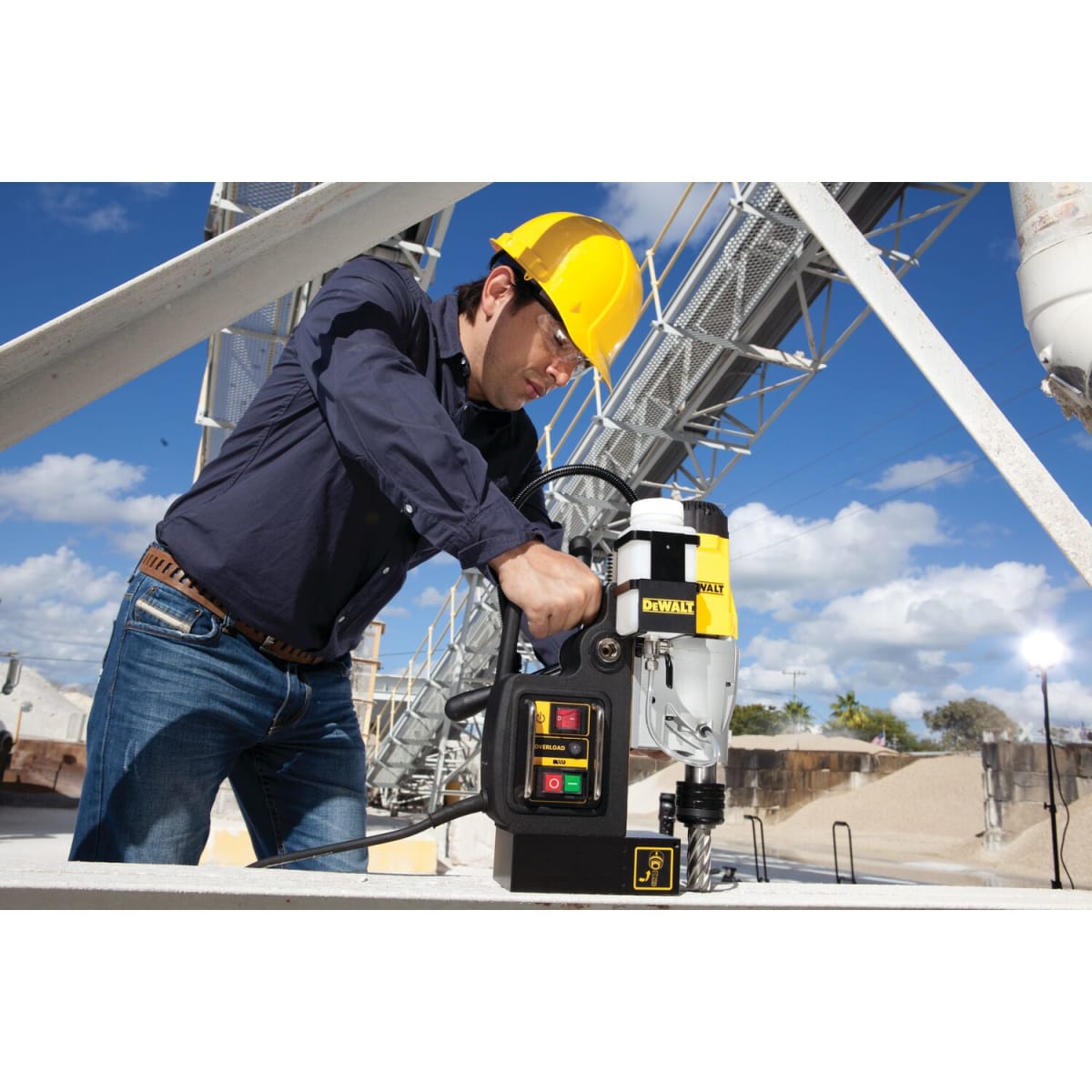 Taladro de Base Magnética DeWalt 1200W 2 Velocidades - DWE1622K6