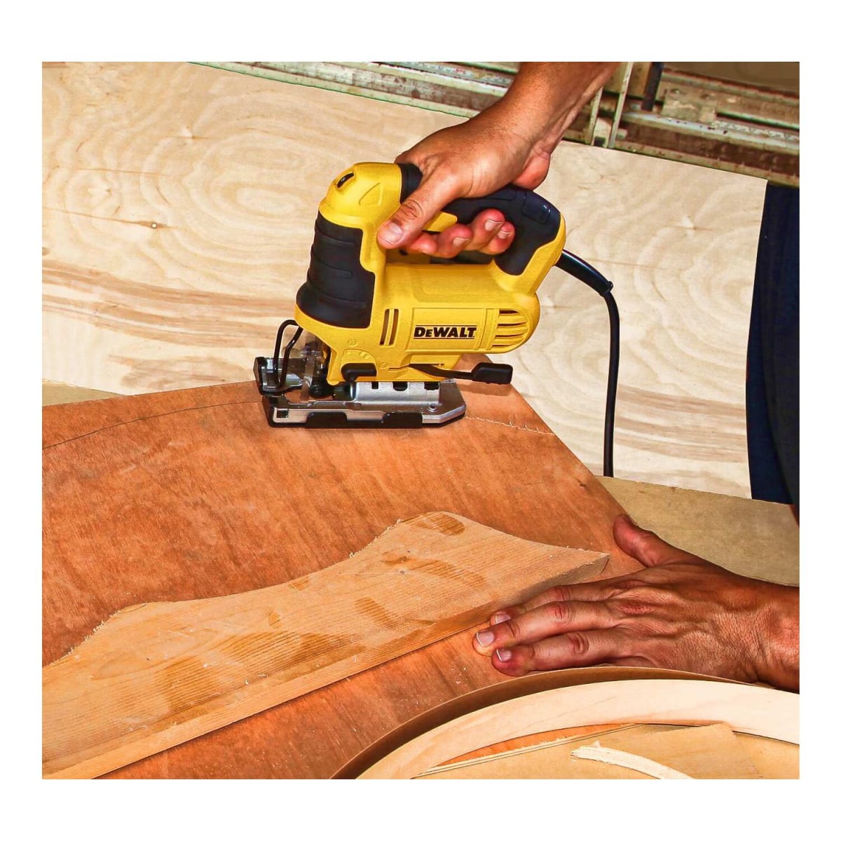 Sierra Caladora Eléctrica 650W 85mm Dewalt DWE300-B27