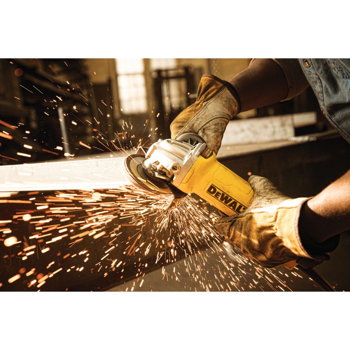 Amoladora Angular 5'' 1500W 11000 Rpm Dewalt DWE4314N-B23