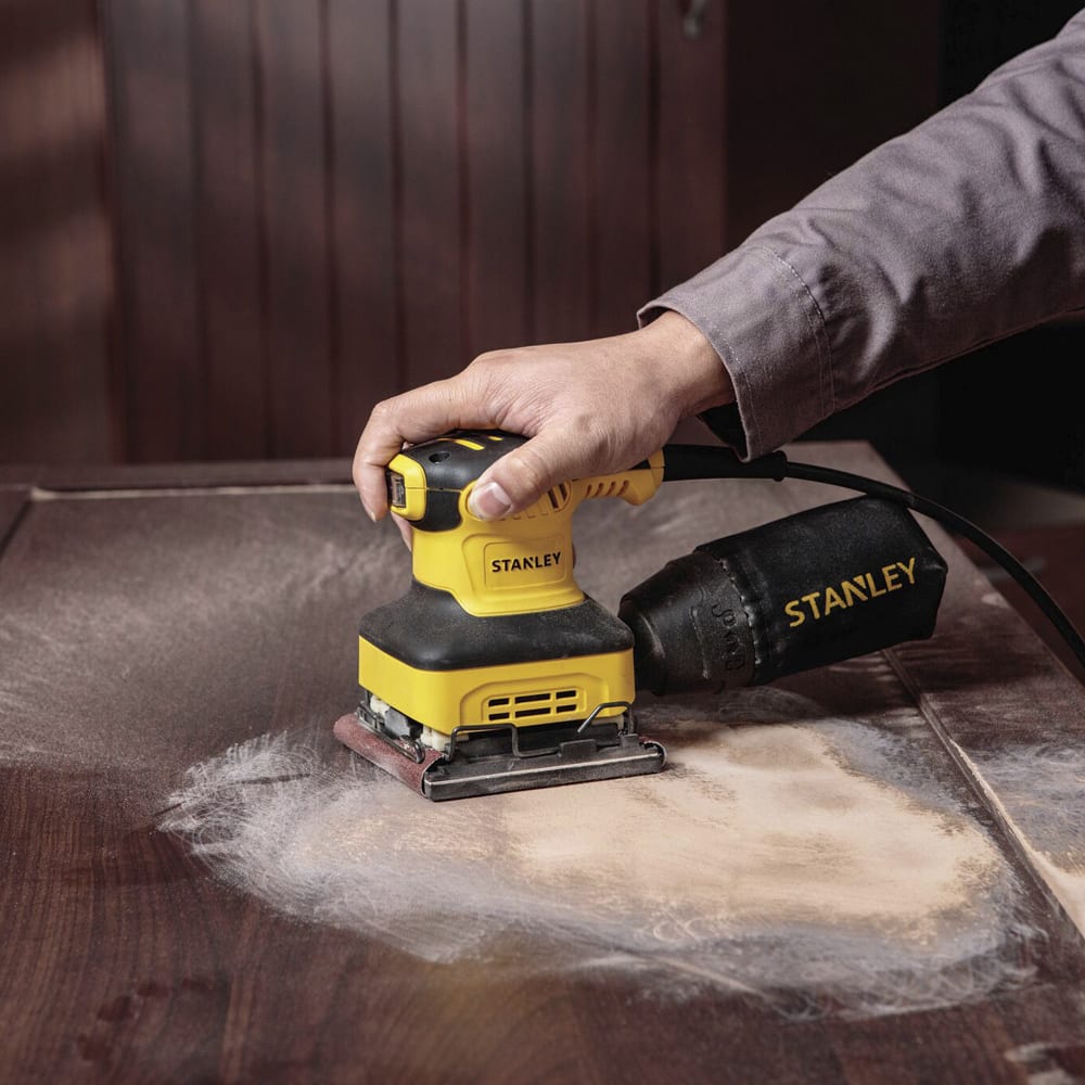 SIERRA CIRCULAR 1600W SC16 + LIJADORA DE PALMA 1/4 SS24 - STANLEY5