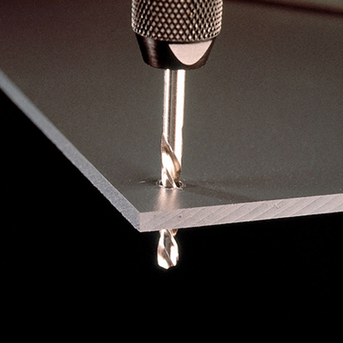 Minitorno Dremel 4000 + Kit 36 Accesorios + 3 Aditamentos F013.400.0NC8