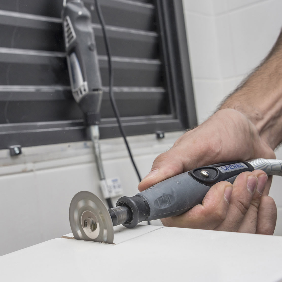 Minitorno Dremel 4000 + Kit 36 Accesorios + 3 Aditamentos F013.400.0NC6