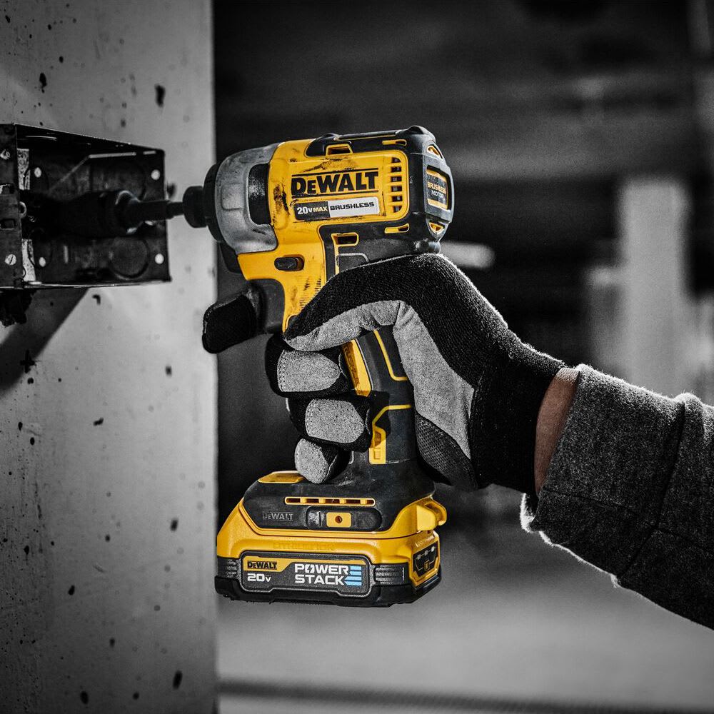 BATERIA PREMIUM COMPACTA POWERSTACK™ ION LITIO 20V 1.7AH DCBP034-B3 DEWALT4
