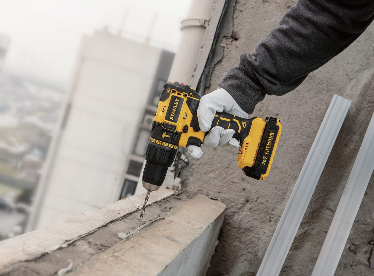 TALADRO ATORNILLADOR PERCUTOR 20V 1.5Ah SBH20S2K3