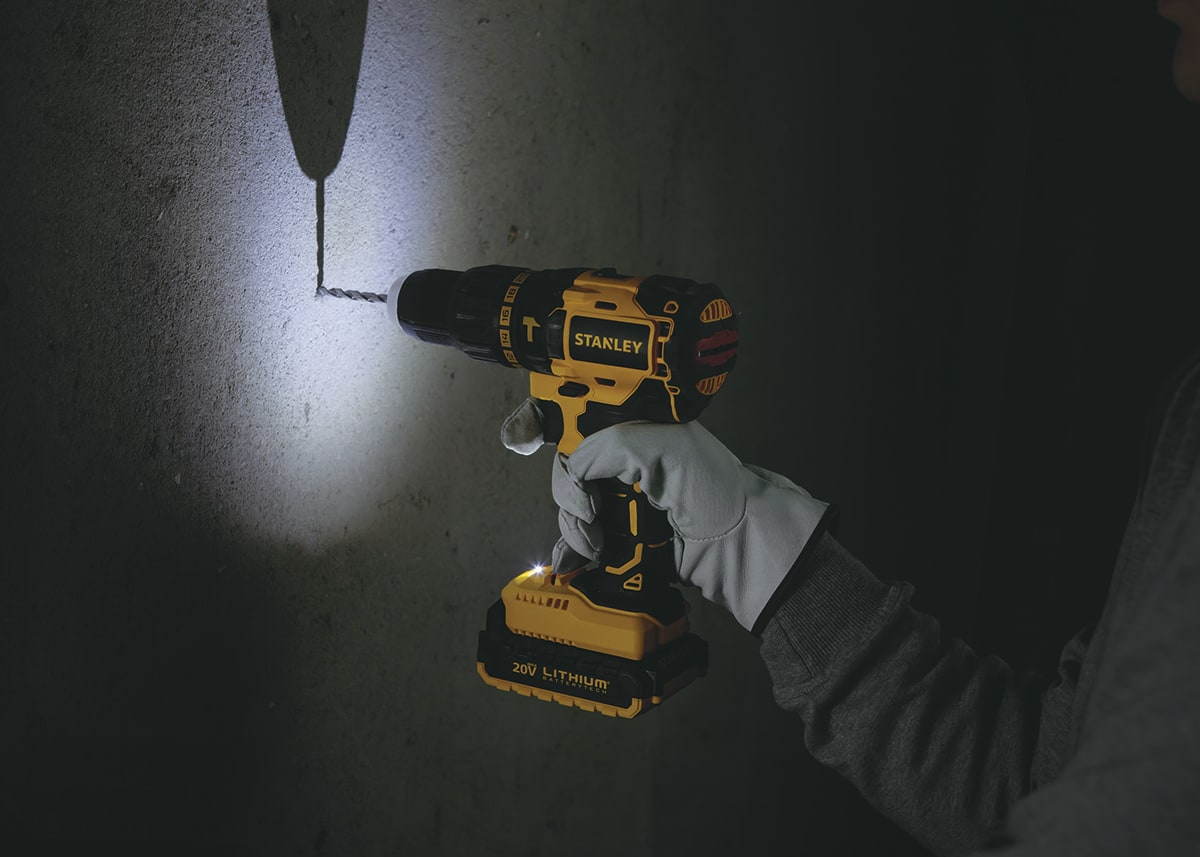 TALADRO ATORNILLADOR PERCUTOR 20V 1.5Ah SBH20S2K4