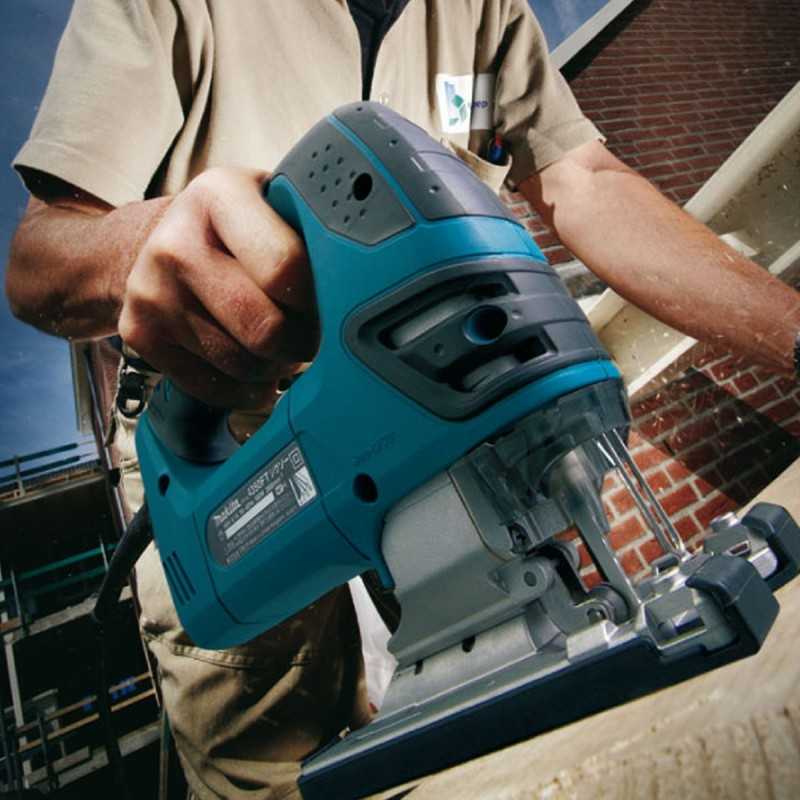Sierra Caladora 720W 135mm Makita 4350FCT9