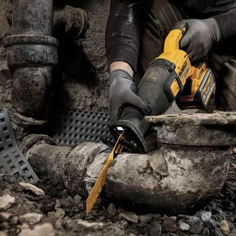 Sierra Sable DeWalt 60V FlexVolt + 2 Baterías DCS389T25