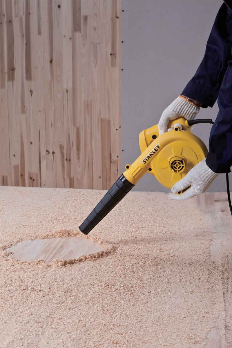 Sopladora / Aspiradora 600W STANLEY STPT600-B2C2