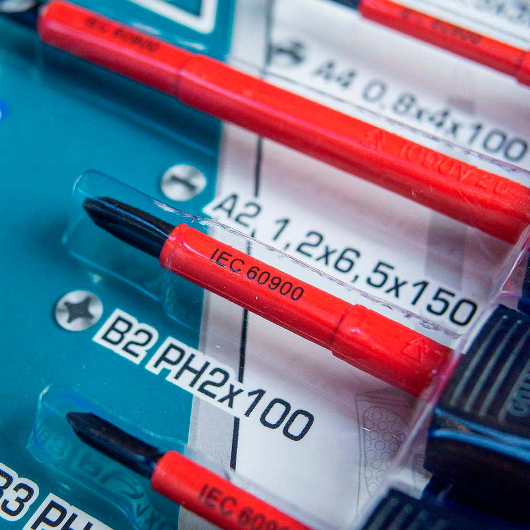 SET DE 6 DESTORNILLADORES AISLADOS 1000V THTIS566 TOTAL5