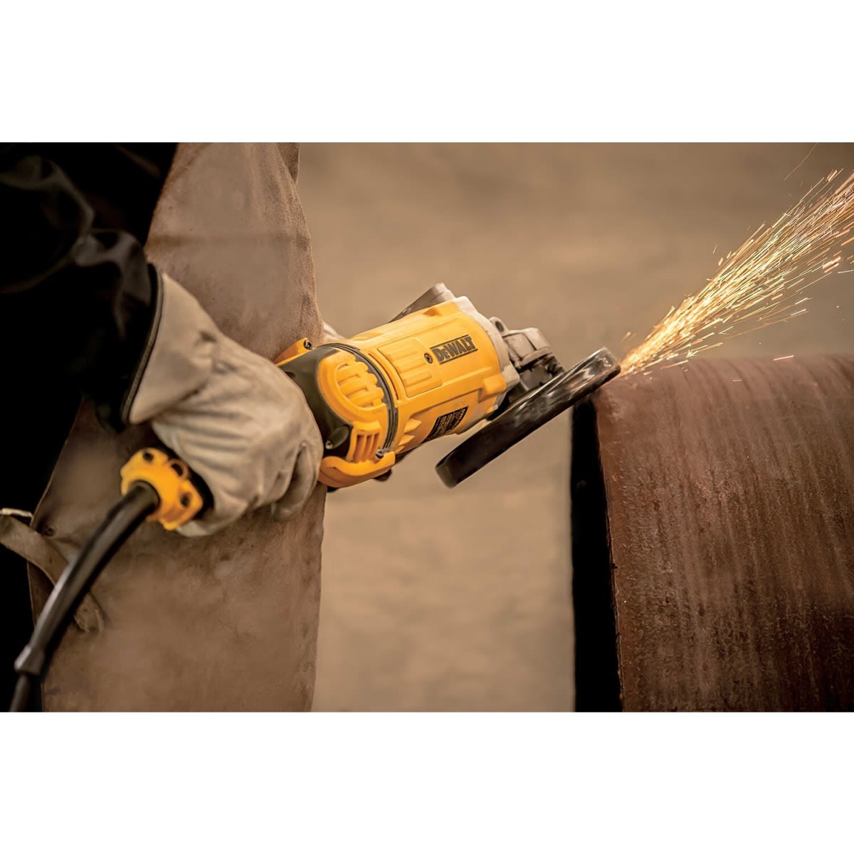 Esmeril Angular 7 2700W 8500RPM Hombre Muerto Dewalt DWE4577NB24
