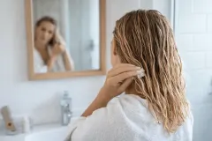 ¿Por qué tu pelo se ve sano en la peluquería y no en tu casa? ✨