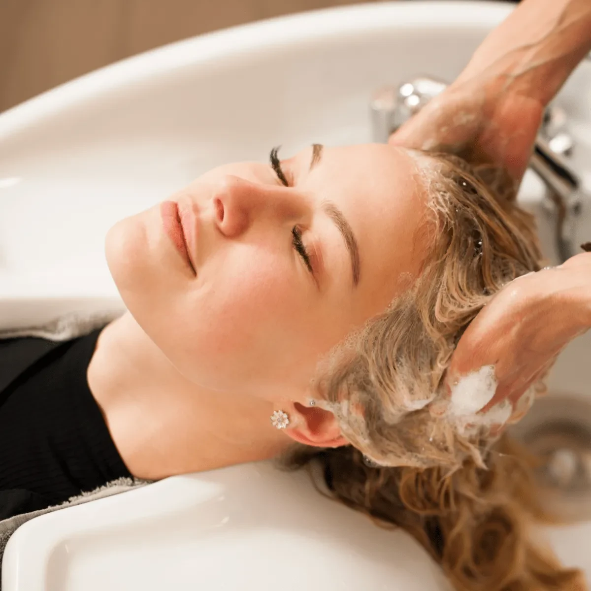 ¿Cada cuánto deberías lavar tu pelo? Guía según tu tipo de cabello