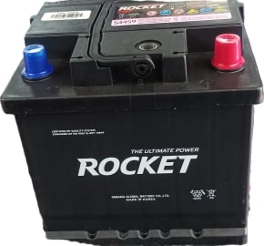 BATERIA DE AUTO 12V 50AH 420 CCA SMF54459 POSITIVO DERECHO ROCKET1