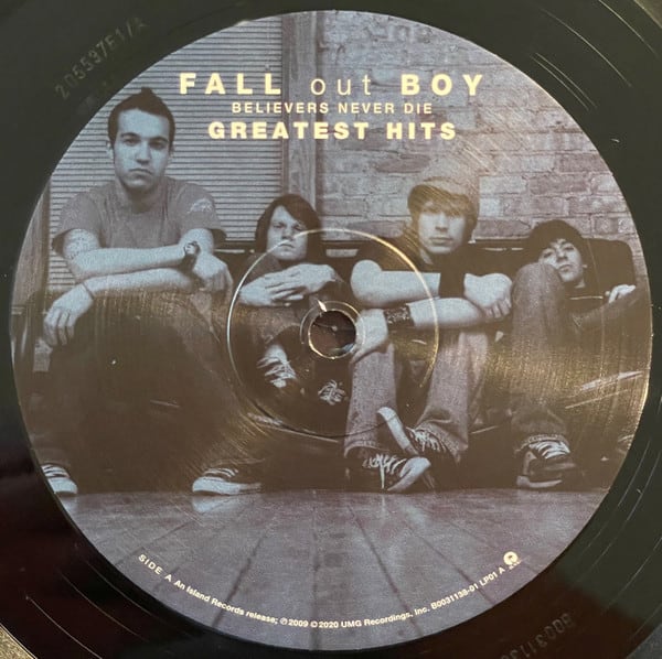 Fall Out Boy Believers Never Die - Greatest Hits vinilo3