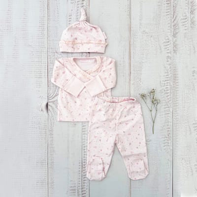 Ajuar  x 3 ( chaqueta , pantalon , gorro)rosado STP  flores