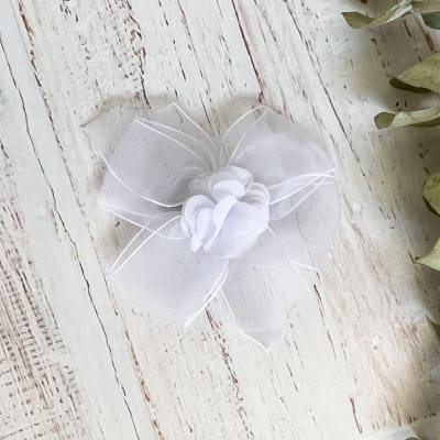 Pinche Wawa Lazo Flor Blanco1