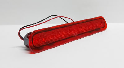 TERCERA LUZ FRENO PORTALÓN HILUX