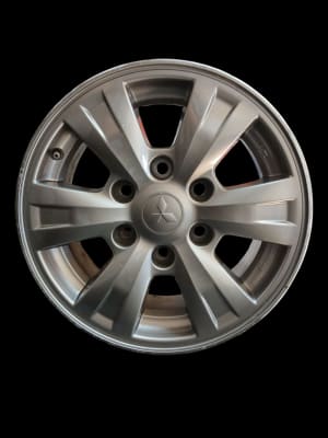 LLANTA USADA ORIGINAL MITSUBISHI DAKAR R161