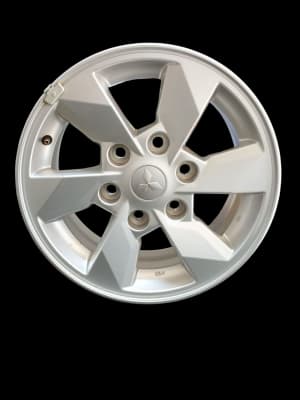 LLANTA USADA ORIGINAL MITSUBISHI KATANA R161