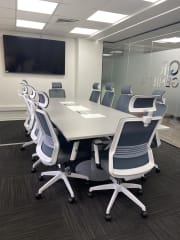 Mesa semieliptica 10 usuarios - electrificable