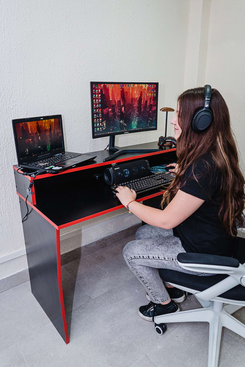 Escritorio GAMER Goku2