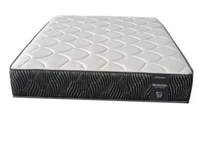 COLCHON 2 PLAZAS MEDALLON BLACK PARAISO 299 RESORTES 2 ALMOHADAS 1 PROTECTOR