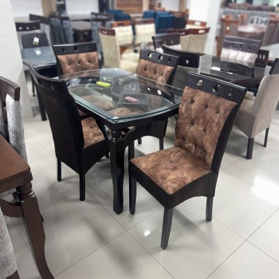 COMEDOR OVALADO NOGAL RAFA 4 SILLAS COPETA MESA VIDRIO PATA TORNEADA F601