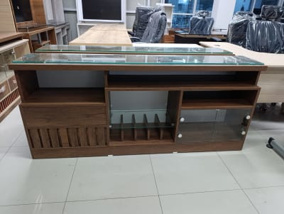 CENTRO ENTRETENIMIENTO MEDIO CUERPO 75